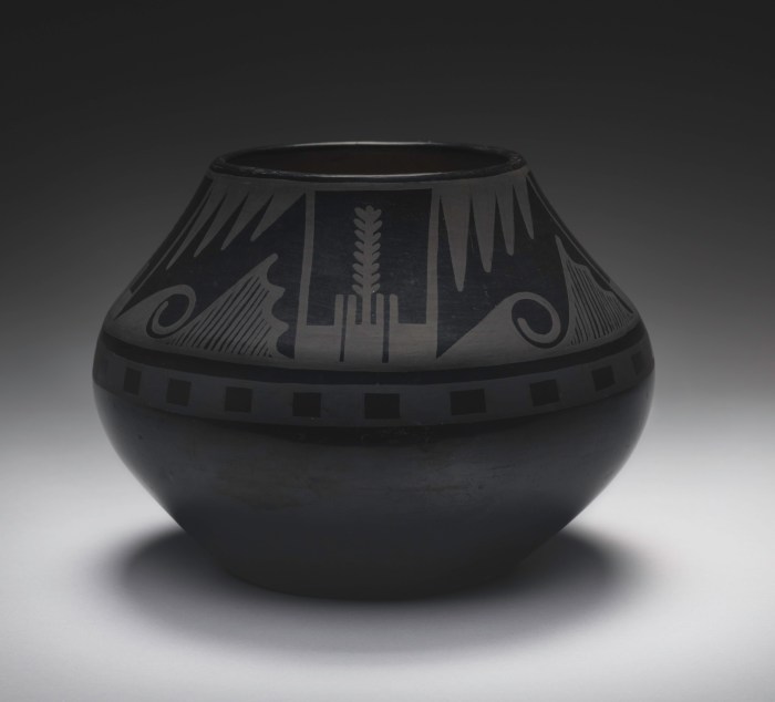 Black on black ceramic vessel maria martinez